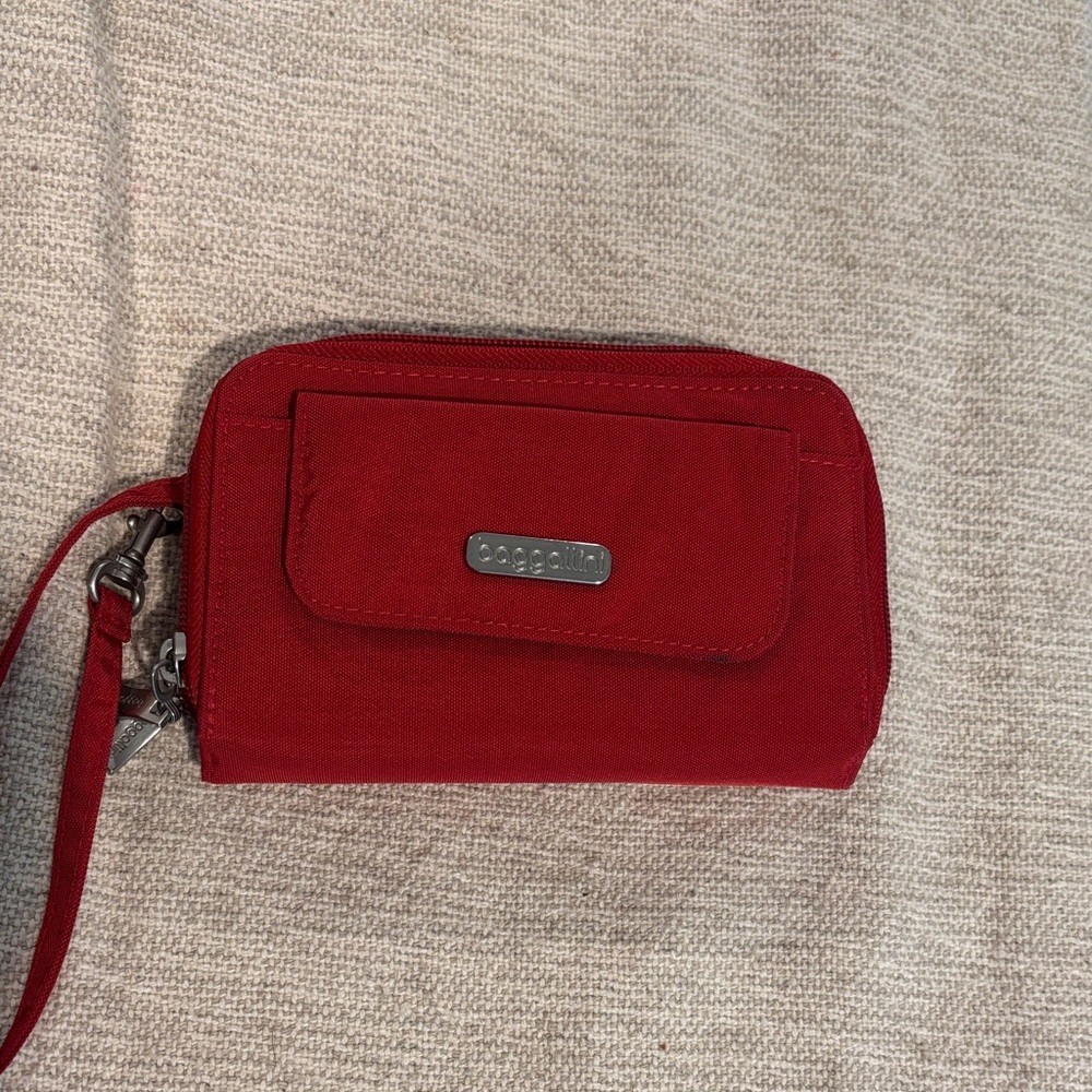 Baggallini Scarlet Red Wristlet Wallet with Detachable Strap